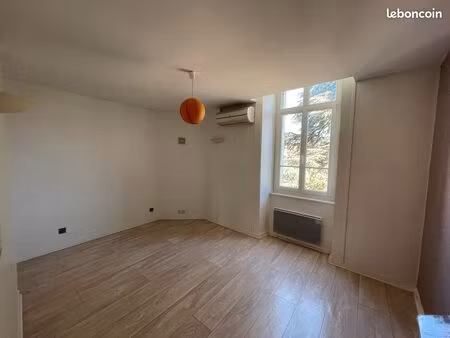 bureau / cabinet non meublé