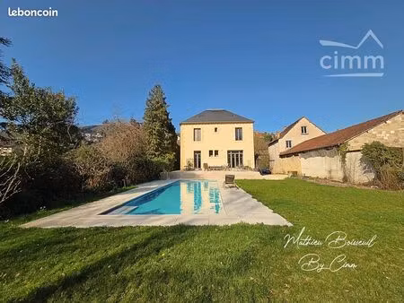 propriété 7 pièces 182 m²