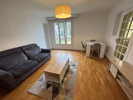 3 pieces meublé a deux pas de la rue pietonne de créteil-vil