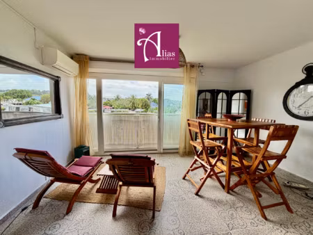 à vendre appartement 3 pièces 1er étage résidence sécuri