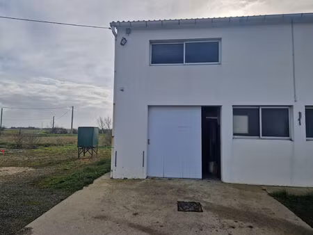 notre dame de monts - garage 45 m² au sol + 45 m² de grenier.