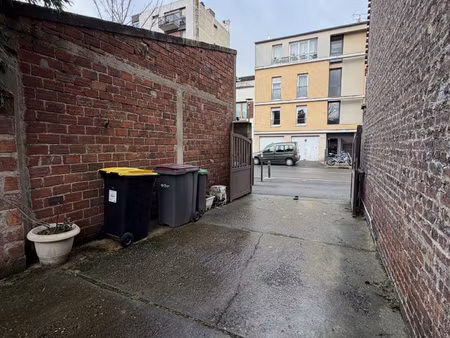 ** stationnement box a louer plein centre de romainville **