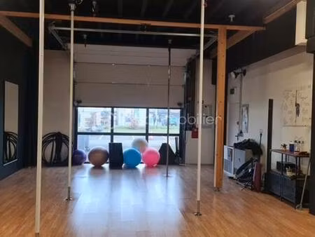 local commercial de 120 m² à bailly-romainvilliers