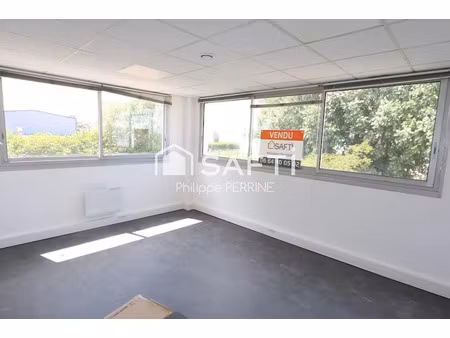 location locaux professionnels 60 m² à douvres-la-délivrande (14440)  714 €