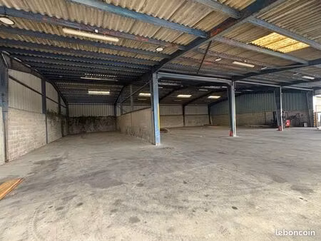 location local 800m2