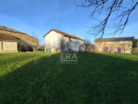 ancien pavillon de chasse en pleine nature