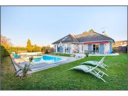 maison 5 chambres avec piscine cœur de village