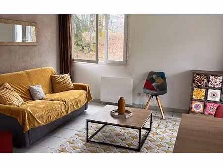 location appartement  m² t-2 à la roche-sur-foron  930 €