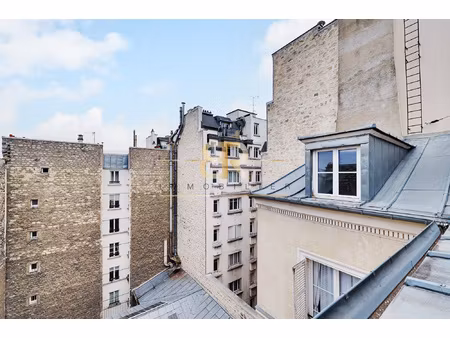 dernier étage - lumineux - refait à neuf