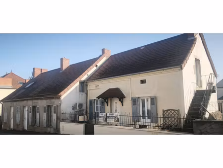 maison de ville - 6 pièces - 121 m2 - 432 m2 de terrain - st