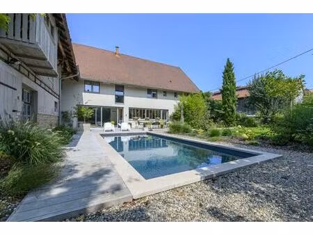 magnifique propriété piscine et grand jardin  dépendance  maison amis