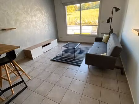 a louer t2 meublé au pied chu amiens