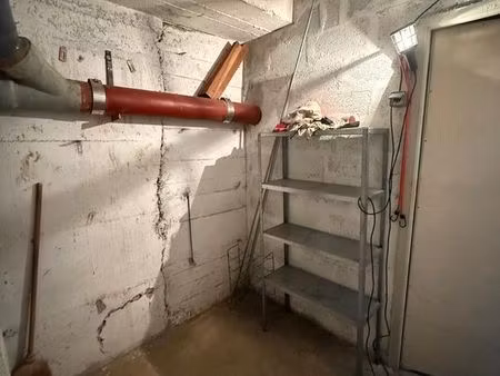 cave 4m² 28 avenue gravier