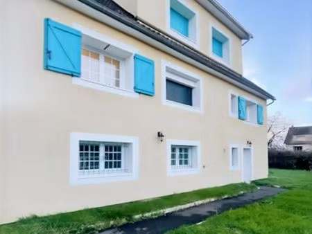 maison 7 pièces 235 m²