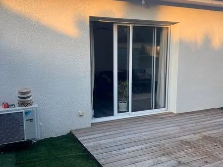 appartement meublé 43m2 avec terrasse et parking