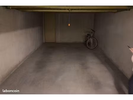 garage parking box ( secteur manufacture)