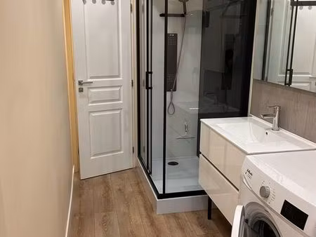 studio meublé / centre ville / cours intérieure