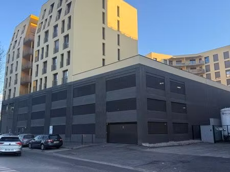 place de parking belledonne