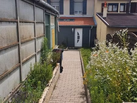 maison ville rénovée avec jardin et garage