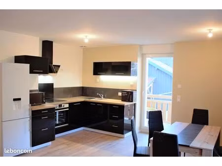 bel appartement t3 en bord de rivière avec terrasse