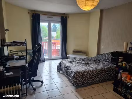 studio 1 pièce 27 m²