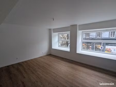 beau f2 rénové au centre-ville de forbach