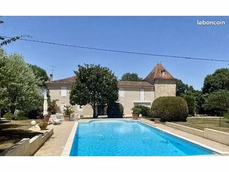 maison 10 pièces 380 m²