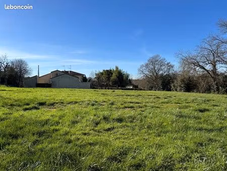 terrain 3 500 m² eauze