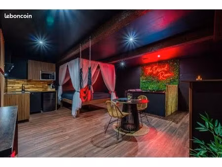 love room (the discret room)