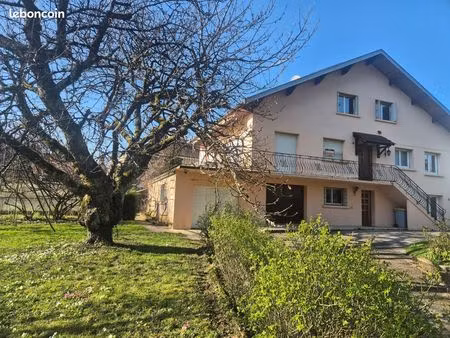 maison familiale 232 m²