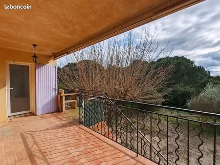 villa sur terrain de 1400 m²