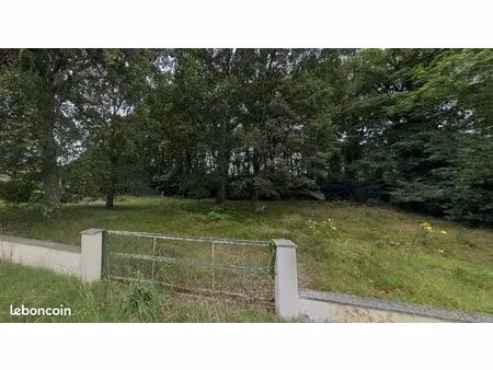 terrain 1 080 m² mees