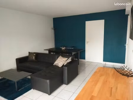 t2 bis meublé  lumineux et avec balcon