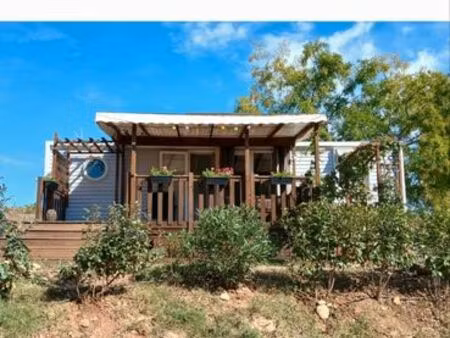 mobil home dans camping ouvert à l année (34)