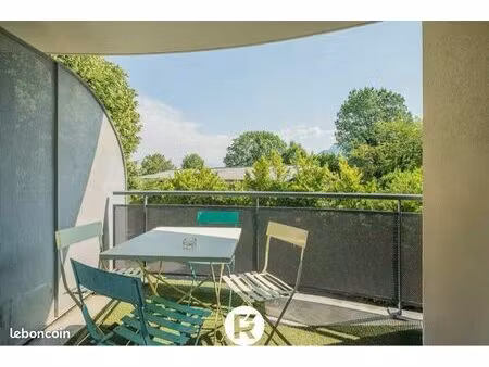 t2 rénové 29 m? avec terrasse plein sud + parking sassenage