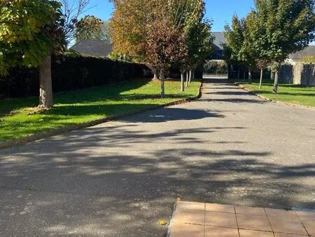 maison 6 pièces  grenier aménageable sur très beau terrain arboré de 4720 m2  bel étang et