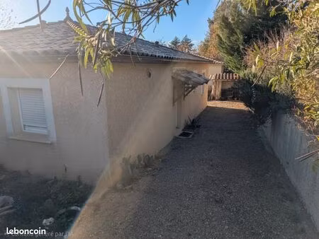 genolhac plain pied de 90 m² sur 860 m²