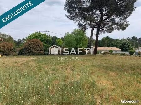 terrain 776 m² avensan
