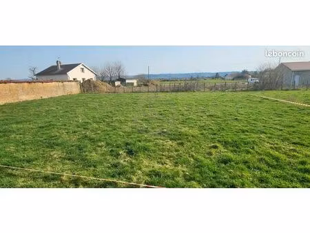 terrain 618 m² sardieu