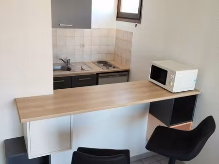 studio 27 m2  balcon  parking