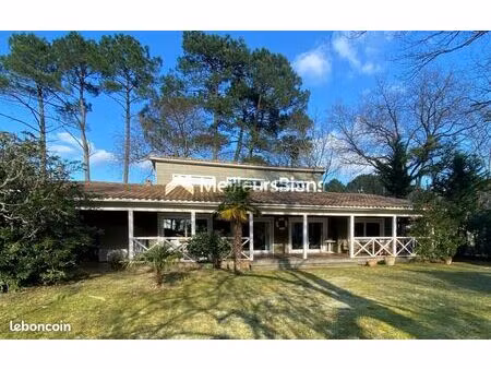 propriété 5 pièces 147 m²