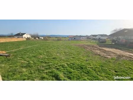 terrain 553 m² sardieu