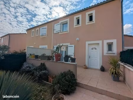villa récente avec garage  terrasses et jardin résidence sécurisée