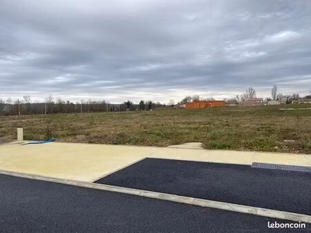 terrain 524 m² lasserre-pradere
