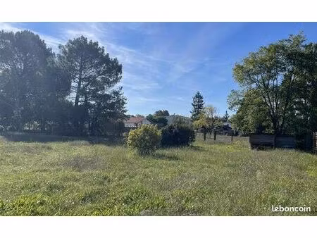 terrain 705 m² ychoux