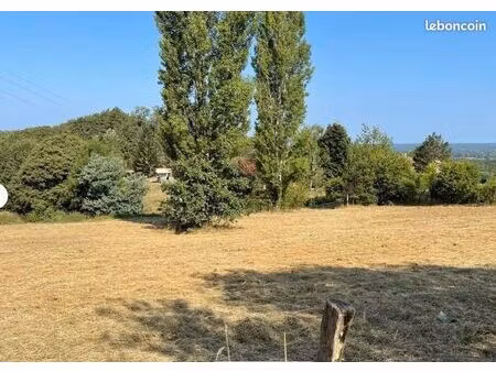 terrain 1 747 m² banos