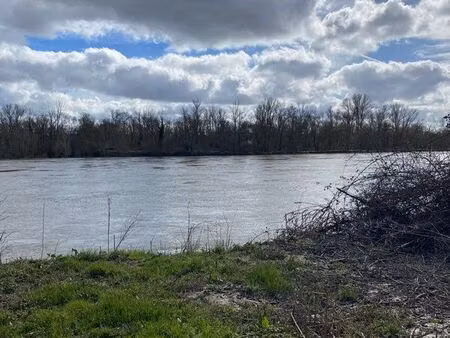terrain de loisirs en bord de loire