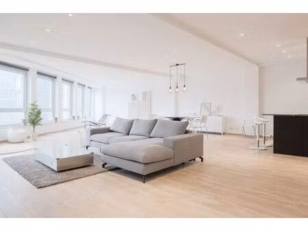 quartier européen - magnifique loft 2ch de ± 170 m² bruts.