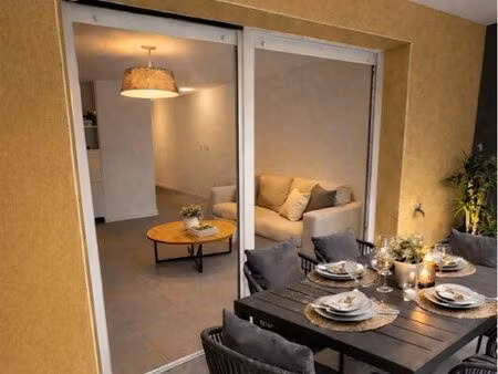 terrasse signature en résidence contemporaine