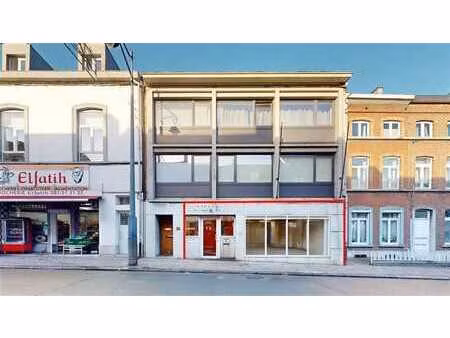 rez- de- chaussée commercial et appartement